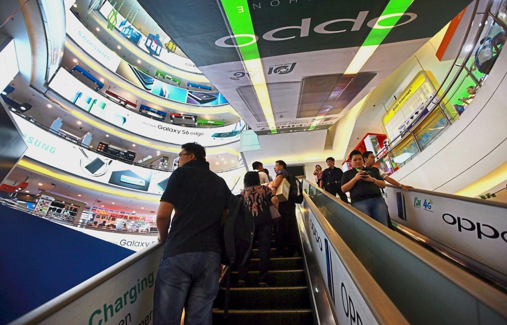 Most shops in Plaza Low Yat back into business. 14 July 2015 CHAN TAK KONG/The Star